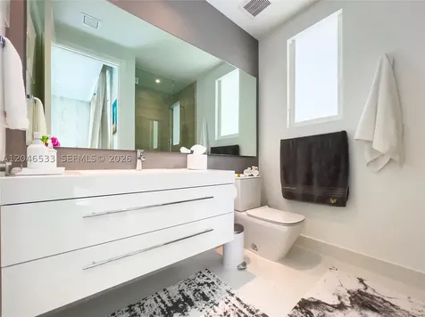 10561 NW 68th Terrace Doral FL 33178