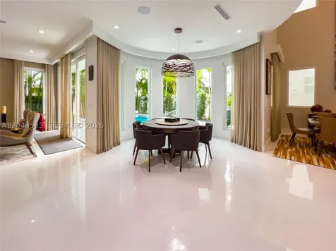 10561 NW 68th Terrace Doral FL 33178