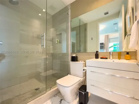10561 NW 68th Terrace Doral FL 33178