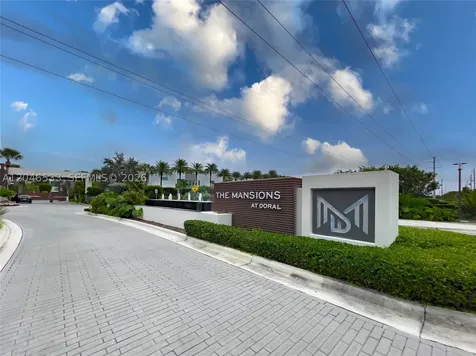 10561 NW 68th Terrace Doral FL 33178