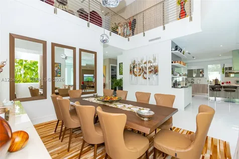 10561 NW 68th Terrace Doral FL 33178