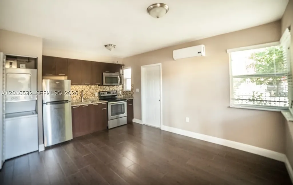 500 SW 9th Avenue Miami FL 33130