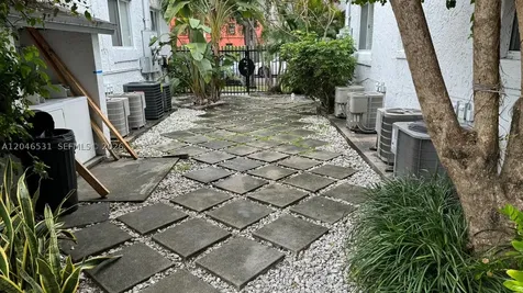 103 NW 6th Avenue Miami FL 33128