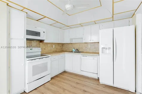 3161 S Ocean Drive Hallandale Beach FL 33009