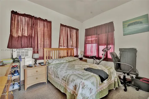 829 SW 19th Avenue Miami FL 33135