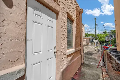 829 SW 19th Avenue Miami FL 33135