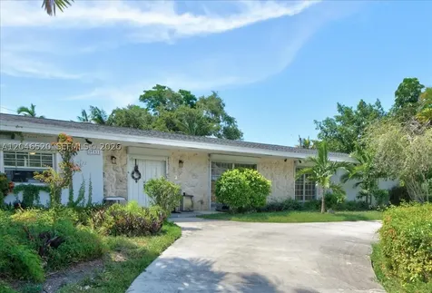 9841 SW 157th Terrace Miami FL 33157