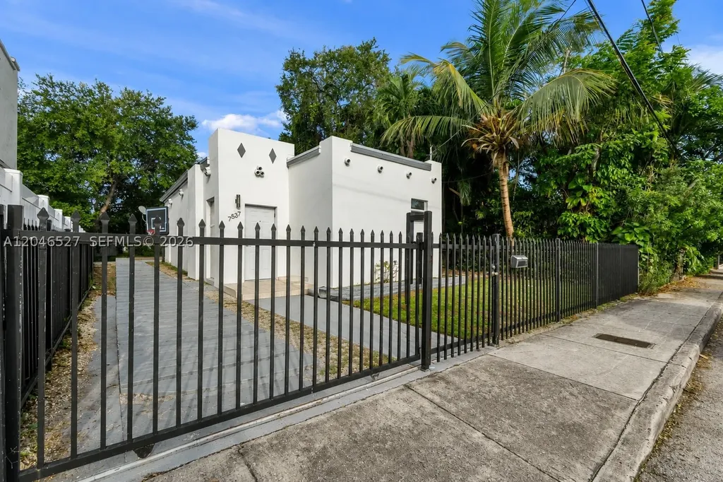 7537 NW 3rd Avenue Miami FL 33150