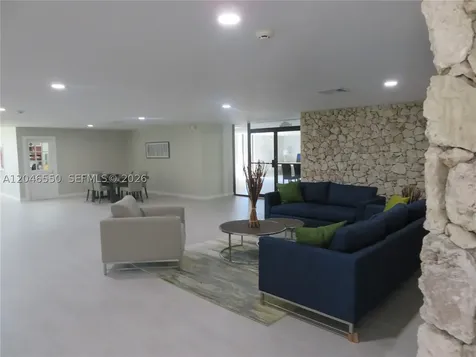 8075 SW 107th Avenue Miami FL 33173