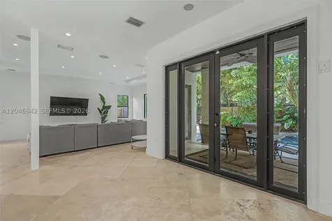 2561 Trapp Avenue Miami FL 33133