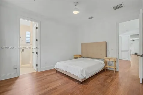 2561 Trapp Avenue Miami FL 33133