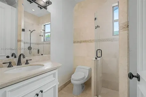 2561 Trapp Avenue Miami FL 33133