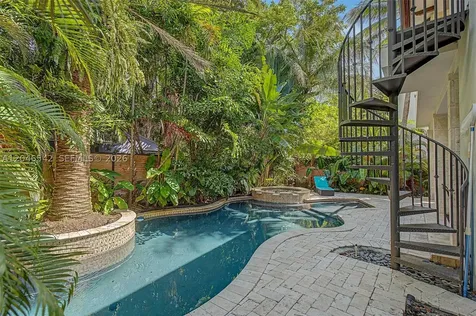 2561 Trapp Avenue Miami FL 33133