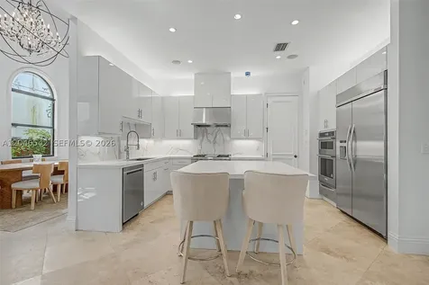 2561 Trapp Avenue Miami FL 33133