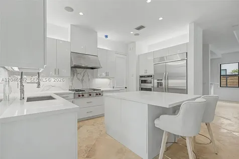2561 Trapp Avenue Miami FL 33133