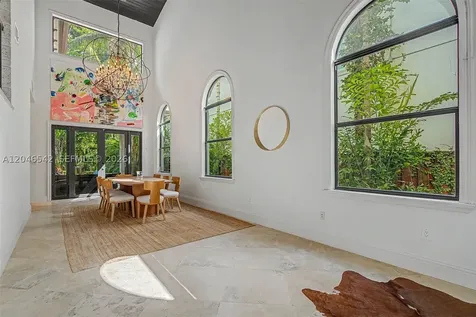 2561 Trapp Avenue Miami FL 33133