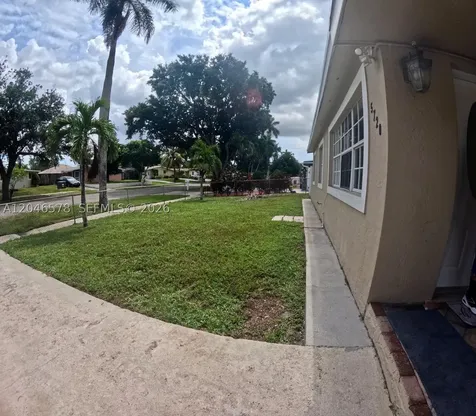 5720 SW 38th Court Davie FL 33314