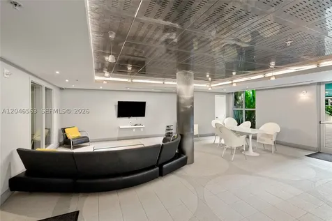 110 Washington Avenue Miami Beach FL 33139