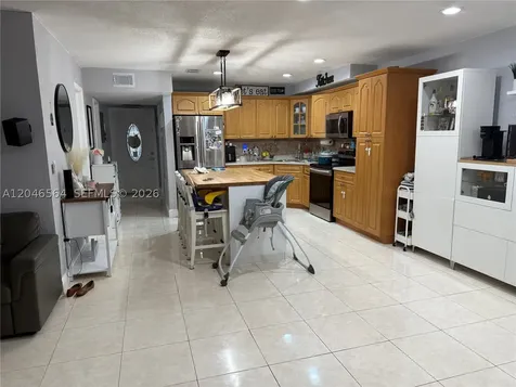 7151 W 3rd Court Hialeah FL 33014