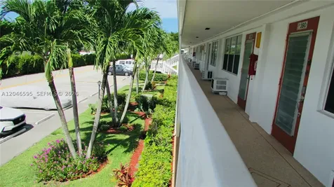 389 Tilford R Deerfield Beach FL 33442