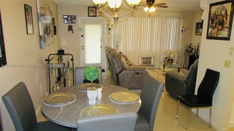 389 Tilford R Deerfield Beach FL 33442