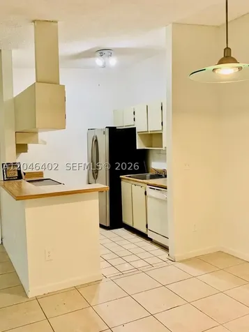 809 NE 199th Street Miami FL 33179