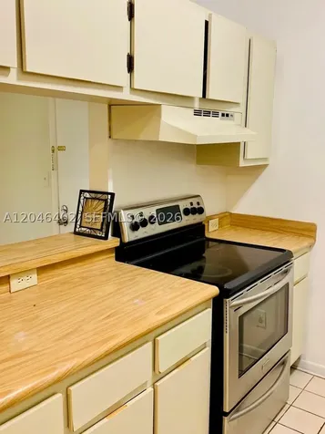 809 NE 199th Street Miami FL 33179