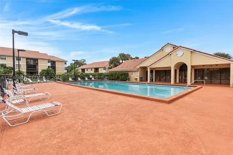 5661 Riverside Drive Coral Springs FL 33067