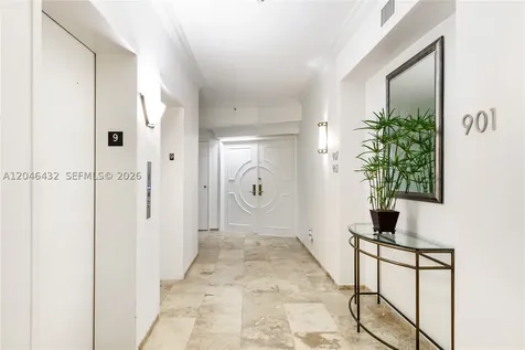 300 S Pointe Drive Miami Beach FL 33139