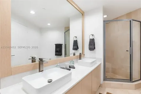 300 S Pointe Drive Miami Beach FL 33139