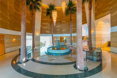 300 S Pointe Drive Miami Beach FL 33139