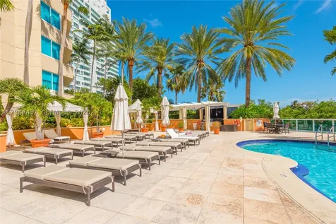 300 S Pointe Drive Miami Beach FL 33139
