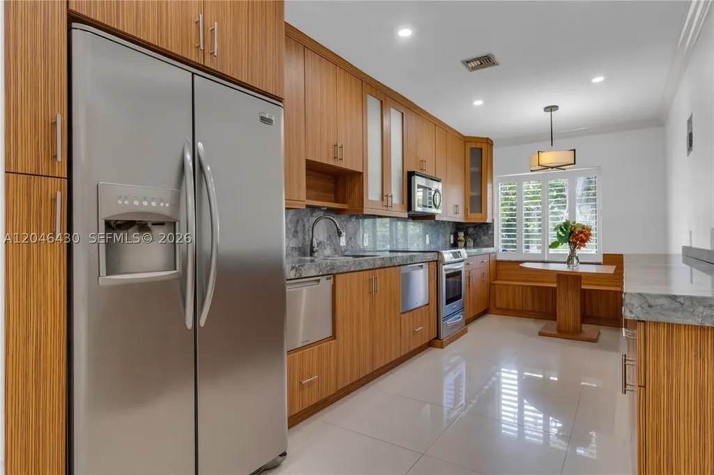 549 NE 12th Avenue Fort Lauderdale FL 33301
