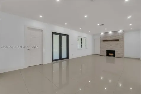 549 NE 12th Avenue Fort Lauderdale FL 33301