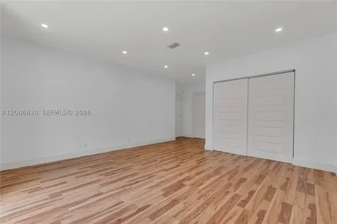 549 NE 12th Avenue Fort Lauderdale FL 33301