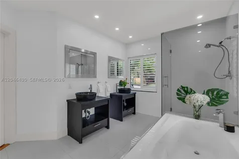 549 NE 12th Avenue Fort Lauderdale FL 33301