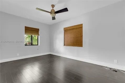549 NE 12th Avenue Fort Lauderdale FL 33301