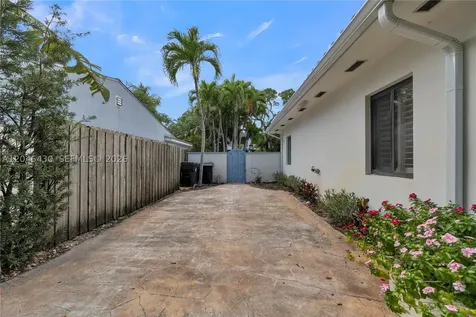 549 NE 12th Avenue Fort Lauderdale FL 33301