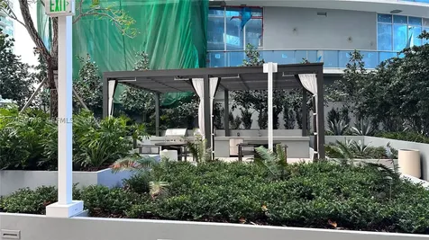 77 SE 5th Street Miami FL 33131