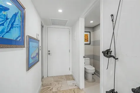 2555 Collins Avenue Miami Beach FL 33140