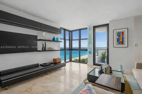 2555 Collins Avenue Miami Beach FL 33140