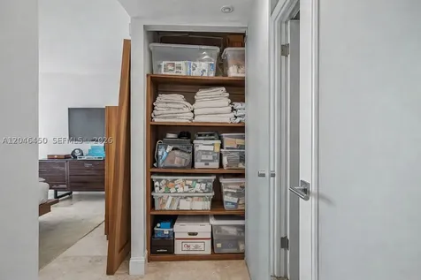 2555 Collins Avenue Miami Beach FL 33140