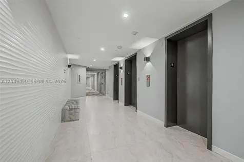 2555 Collins Avenue Miami Beach FL 33140