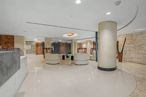 2555 Collins Avenue Miami Beach FL 33140