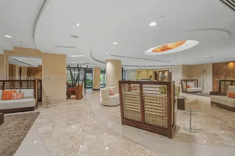 2555 Collins Avenue Miami Beach FL 33140