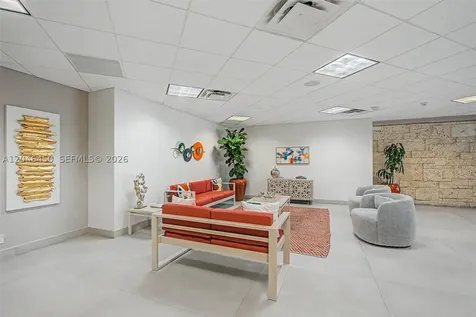 2555 Collins Avenue Miami Beach FL 33140