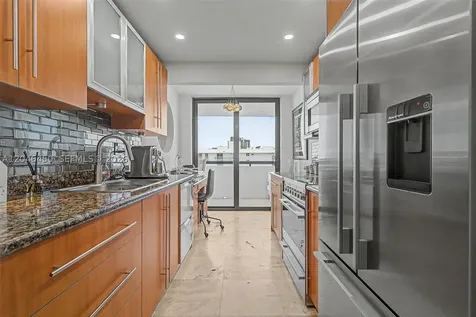 2555 Collins Avenue Miami Beach FL 33140