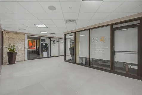 2555 Collins Avenue Miami Beach FL 33140