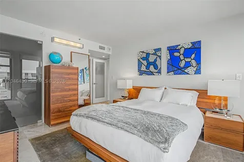 2555 Collins Avenue Miami Beach FL 33140
