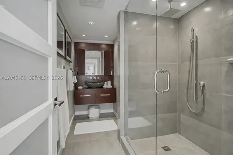2555 Collins Avenue Miami Beach FL 33140